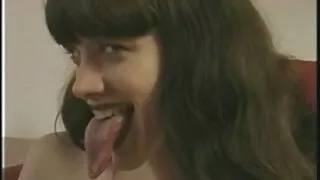 Lily phi cơ được một phim video xx ngón tay trong âm hộ của cô
