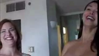 Hai người tham gia cuộc thi sắc đẹp chấp xxx video gai xinh nhận hối lộ để một thẩm phán với họ lại