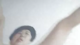 - tay du ky hentai Bằng một vật