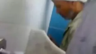 Đôi tình nhân của xxx dong tinh nu phi cô xoa dầu bữa tiệc
